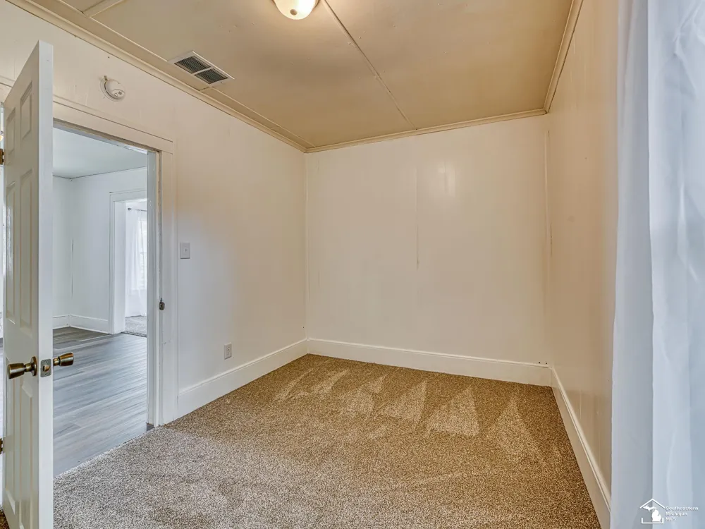 518 Eastchester Street Monroe City, MI 48161