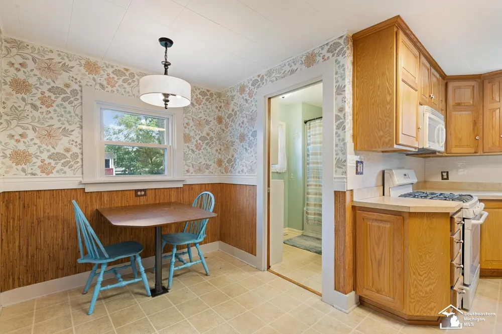 605 Giles Avenue Blissfield Village, MI 49228