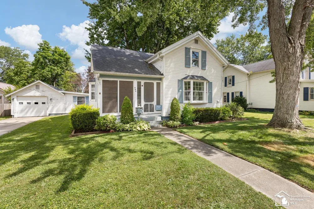 605 Giles Avenue Blissfield Village, MI 49228