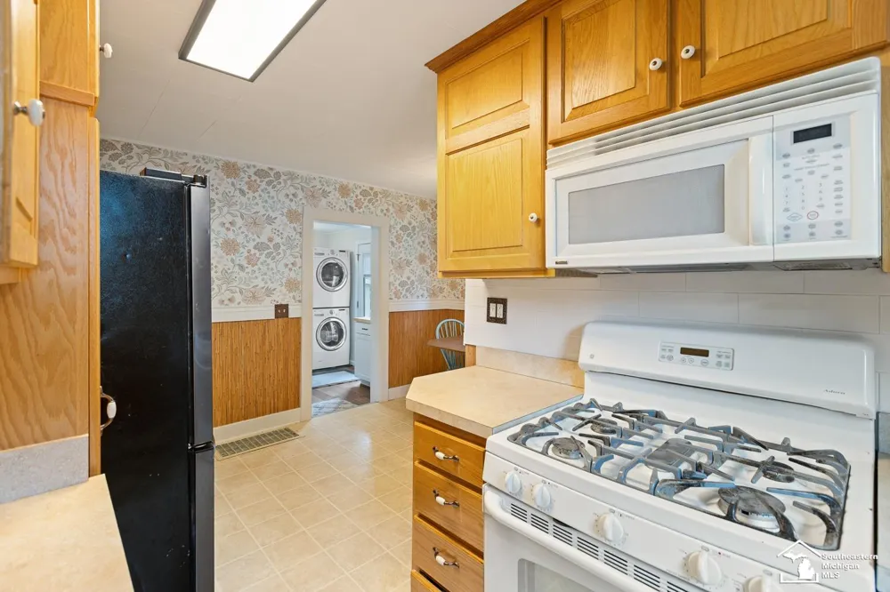 605 Giles Avenue Blissfield Village, MI 49228