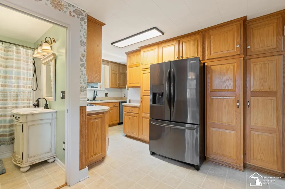 605 Giles Avenue Blissfield Village, MI 49228