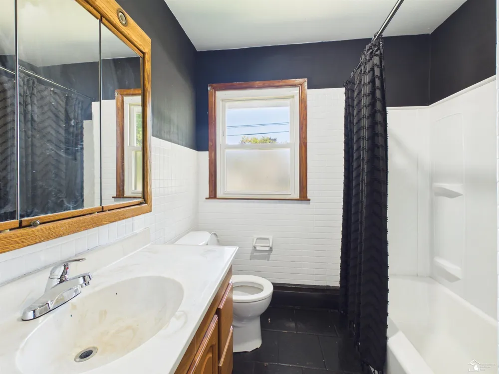 855 Mildred Avenue Bedford Township, MI 48182