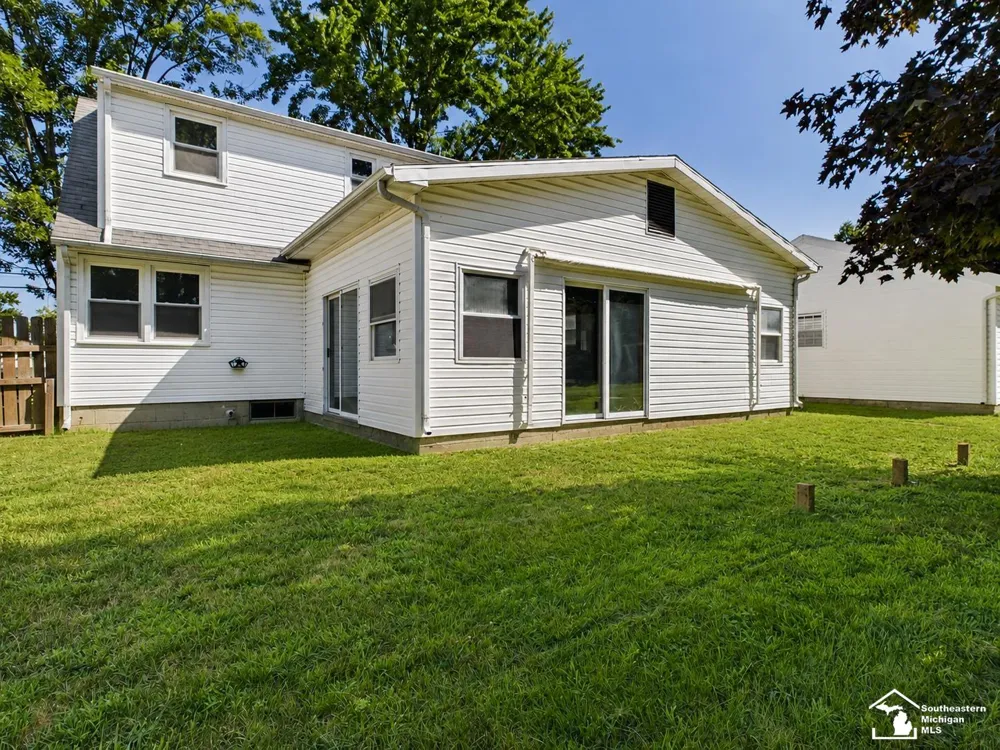 855 Mildred Avenue Bedford Township, MI 48182