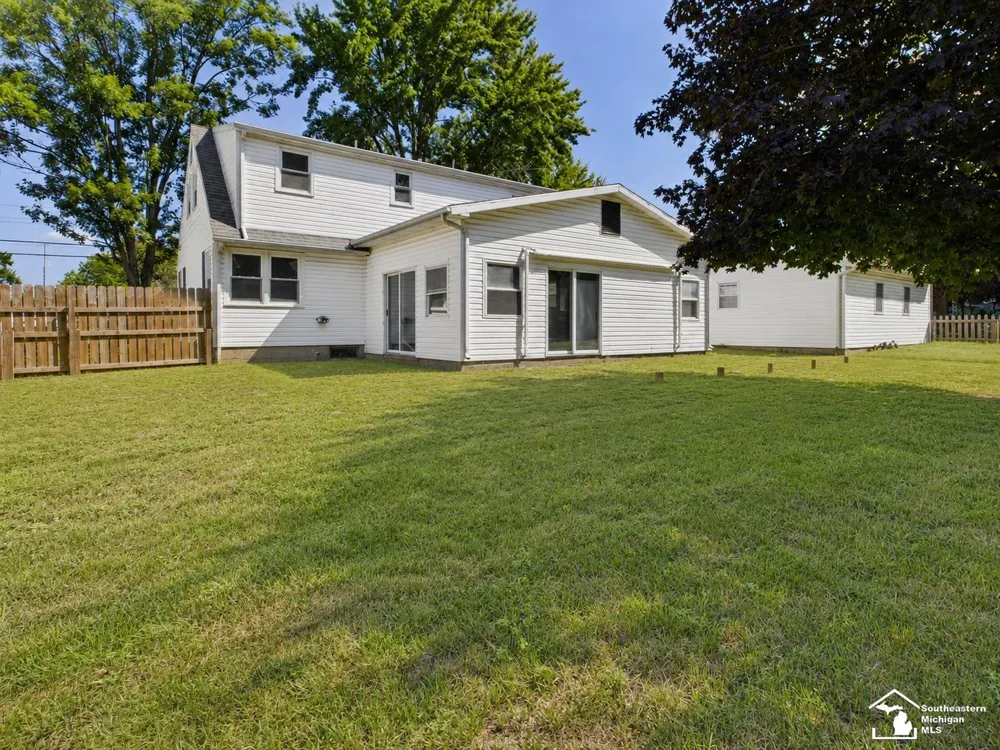 855 Mildred Avenue Bedford Township, MI 48182