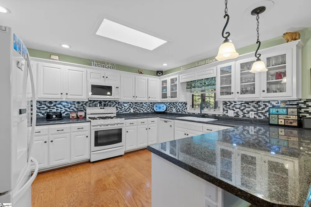 126 Indian Hill Westminster, SC 29693