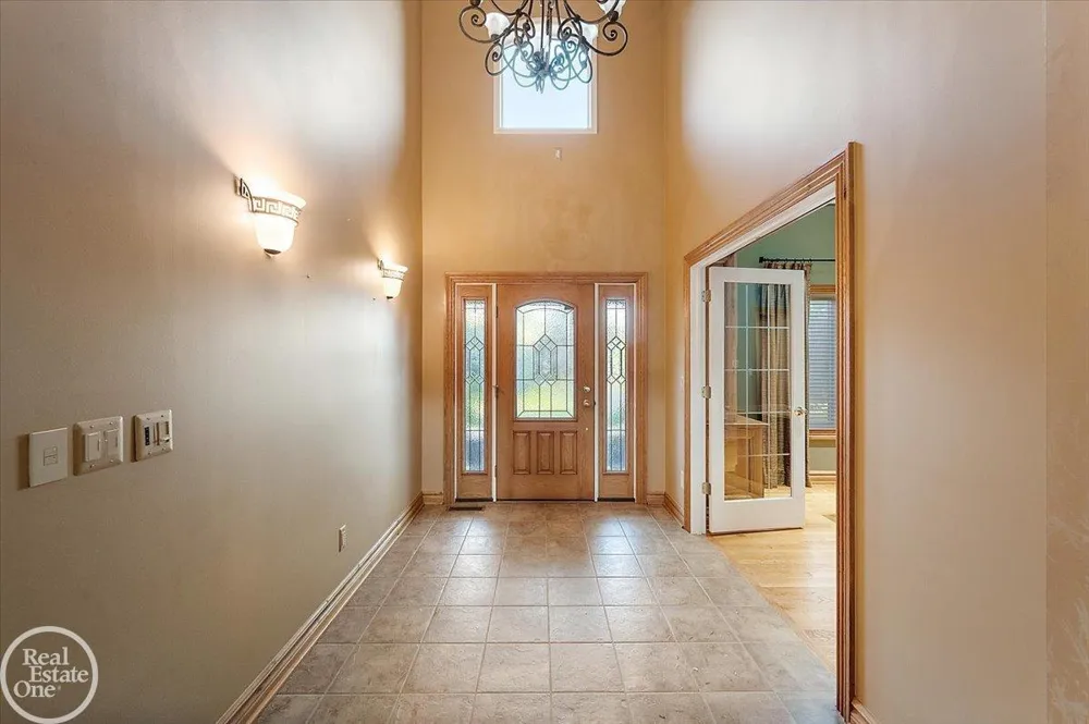 8849 Heatherwood Court Washington Township, MI 48095