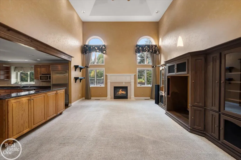 8849 Heatherwood Court Washington Township, MI 48095