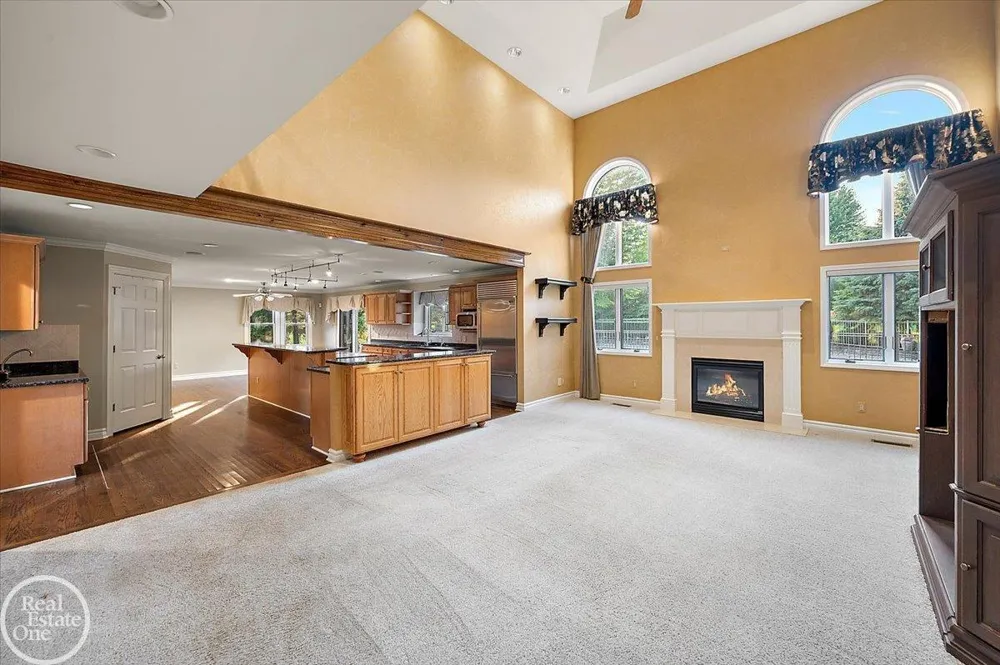 8849 Heatherwood Court Washington Township, MI 48095