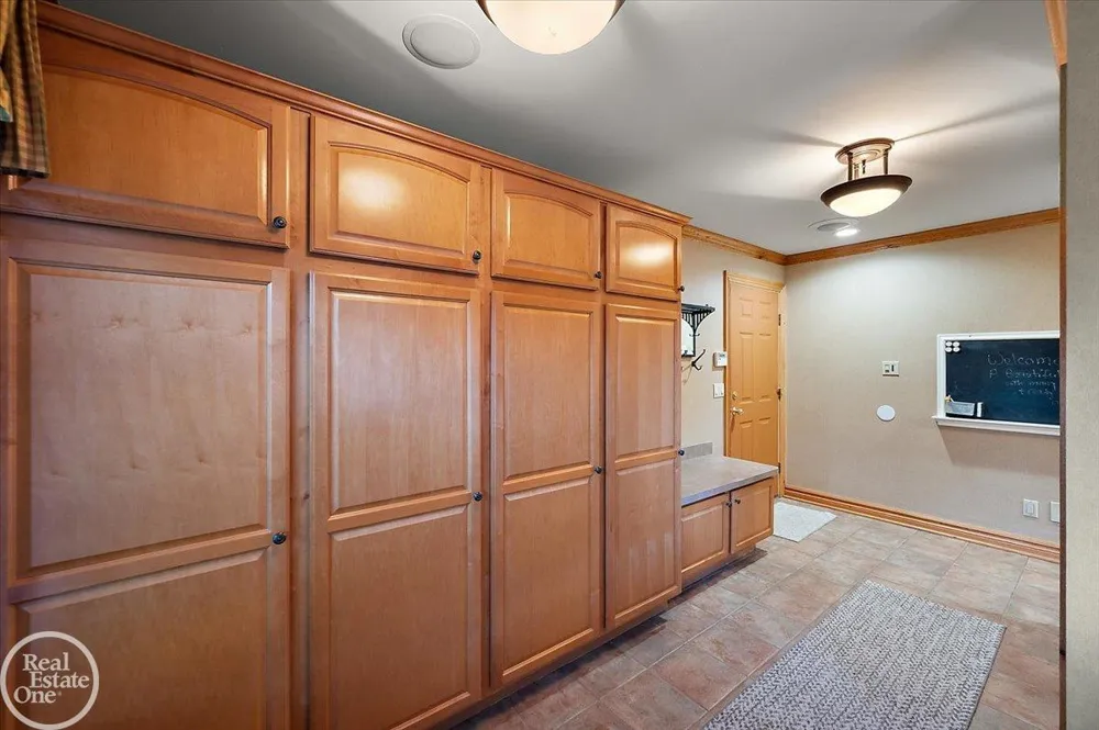 8849 Heatherwood Court Washington Township, MI 48095