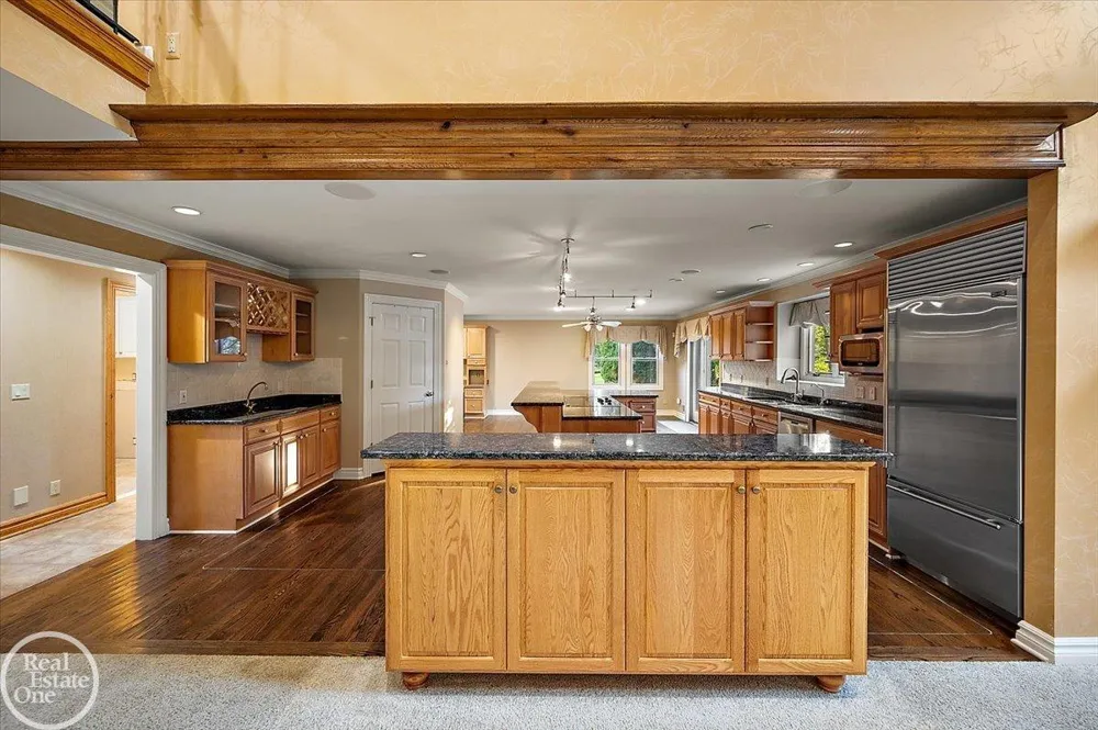 8849 Heatherwood Court Washington Township, MI 48095