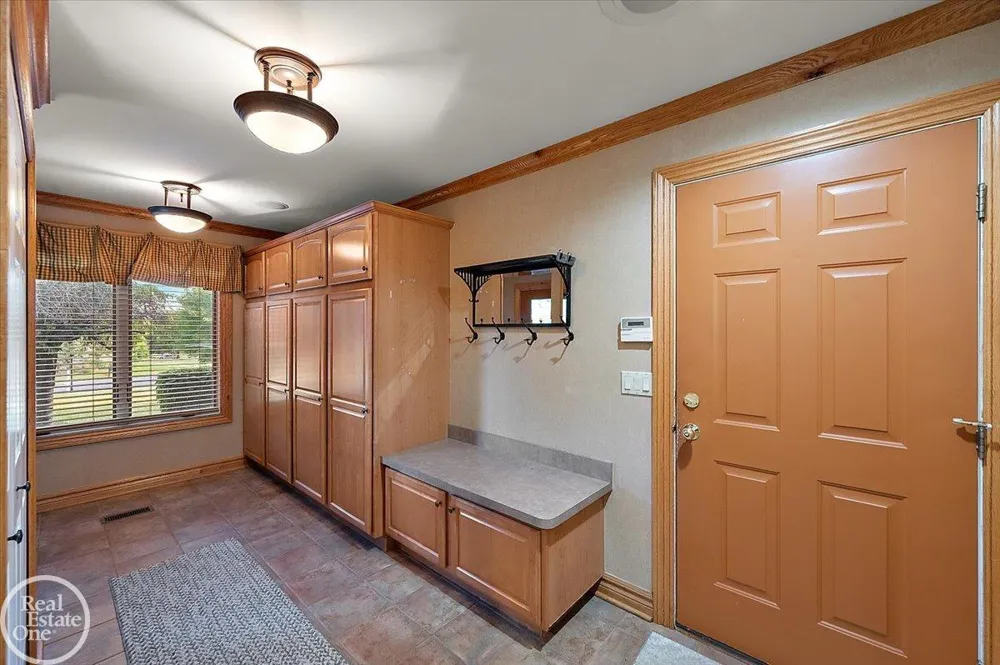 8849 Heatherwood Court Washington Township, MI 48095