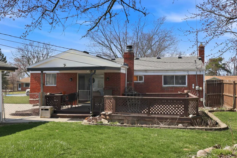 33226 Vista Way Street Fraser City, MI 48026
