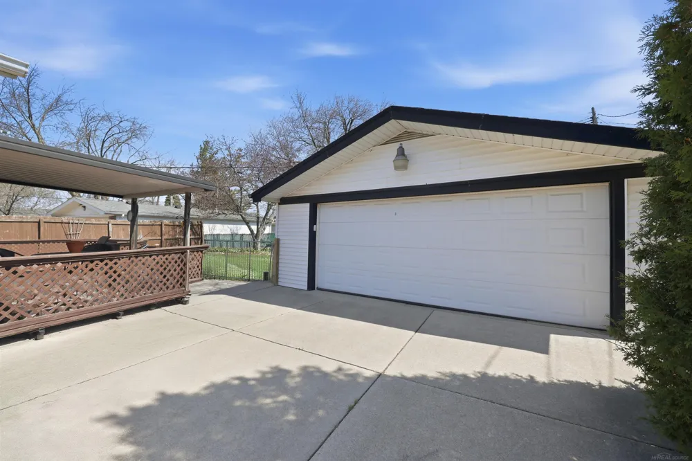 33226 Vista Way Street Fraser City, MI 48026