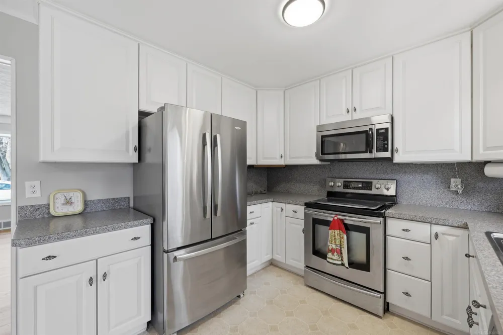 33226 Vista Way Street Fraser City, MI 48026