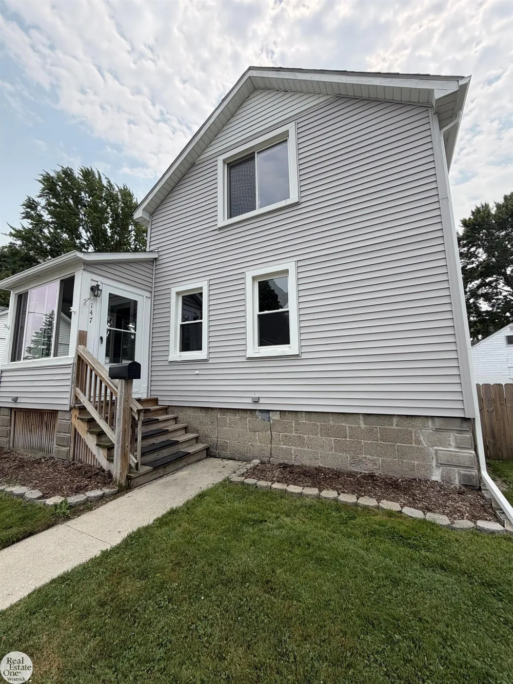 147 Robertson Street Marine City City, MI 48039