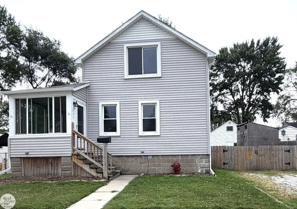 147 Robertson Street Marine City City, MI 48039