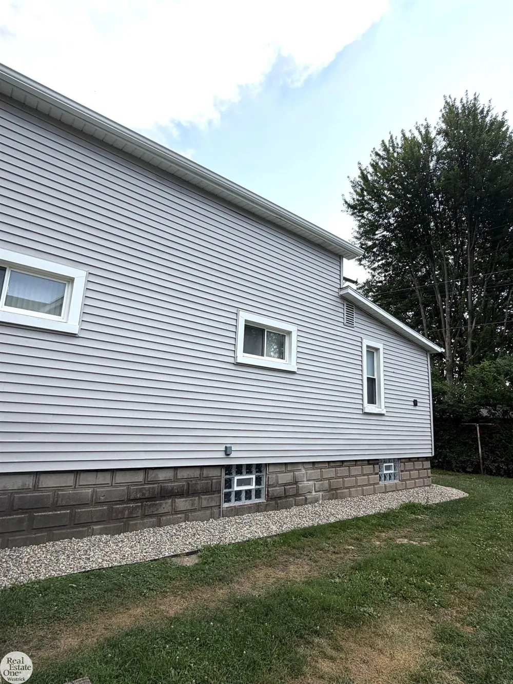 147 Robertson Street Marine City City, MI 48039