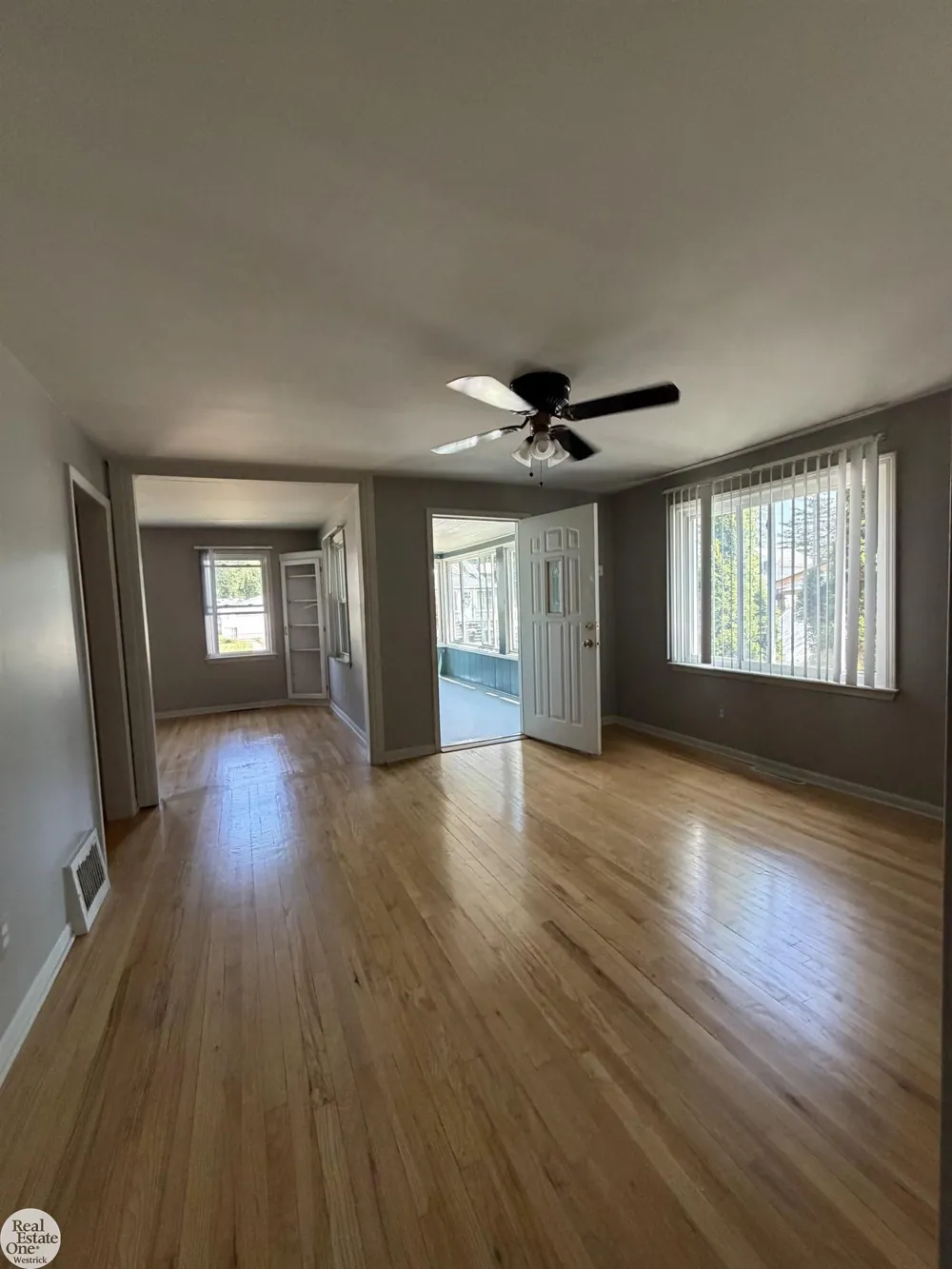 147 Robertson Street Marine City City, MI 48039