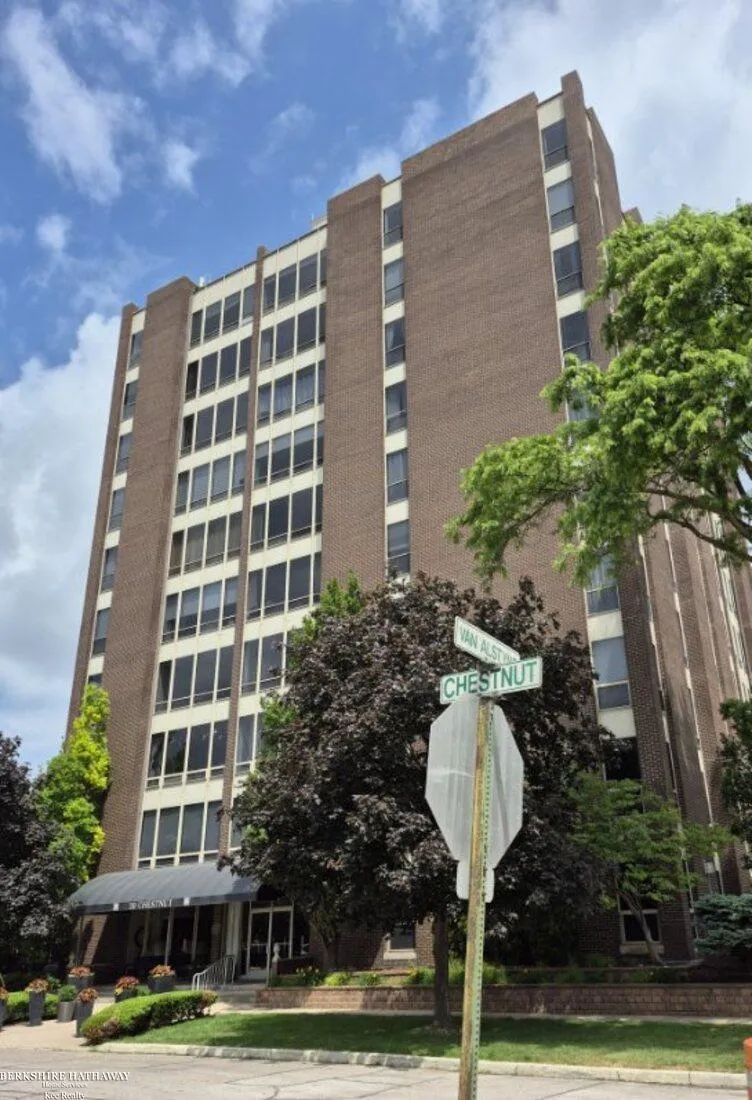 20 Chestnut Street Wyandotte City, MI 48192