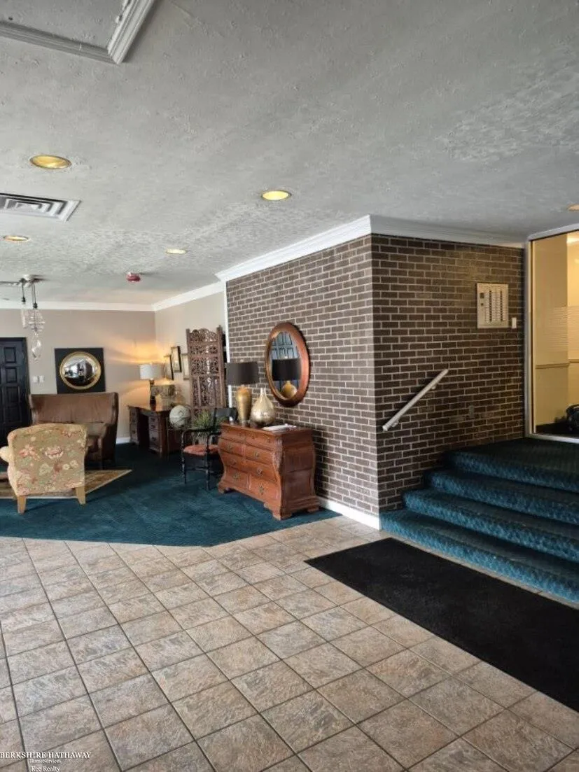 20 Chestnut Street Wyandotte City, MI 48192