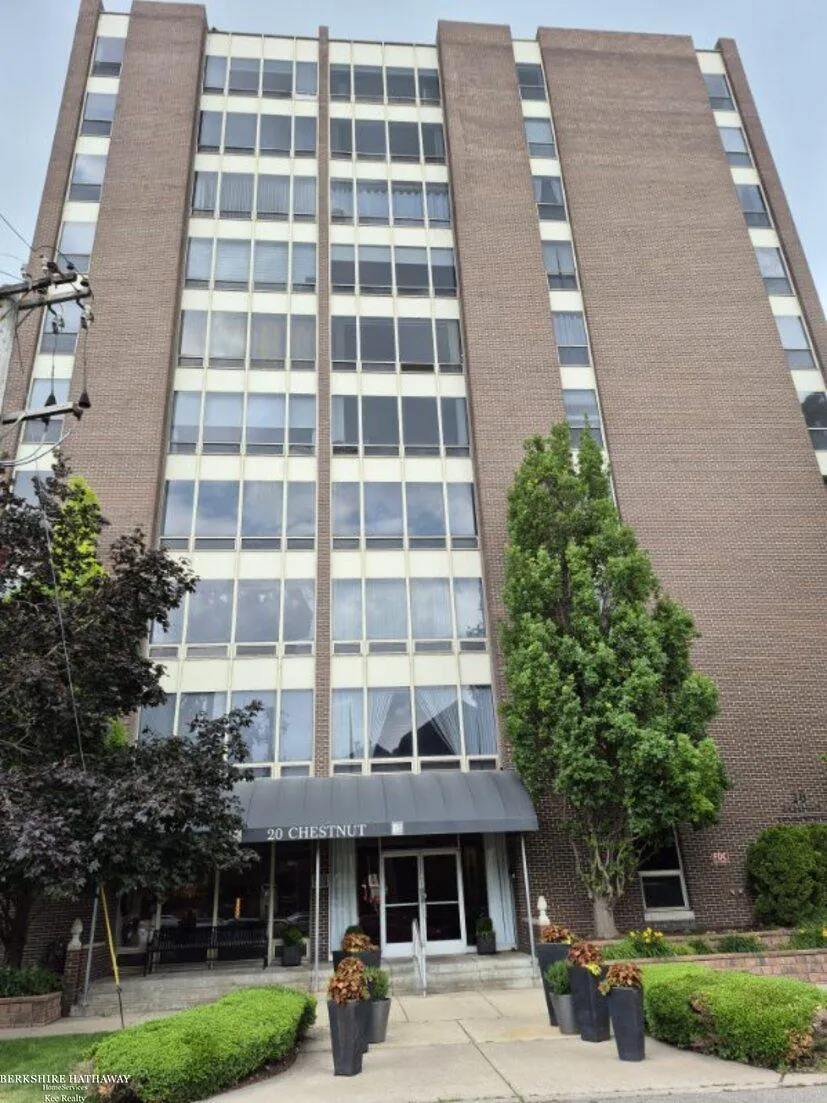 20 Chestnut Street Wyandotte City, MI 48192