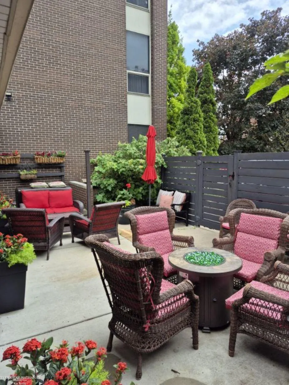 20 Chestnut Street Wyandotte City, MI 48192