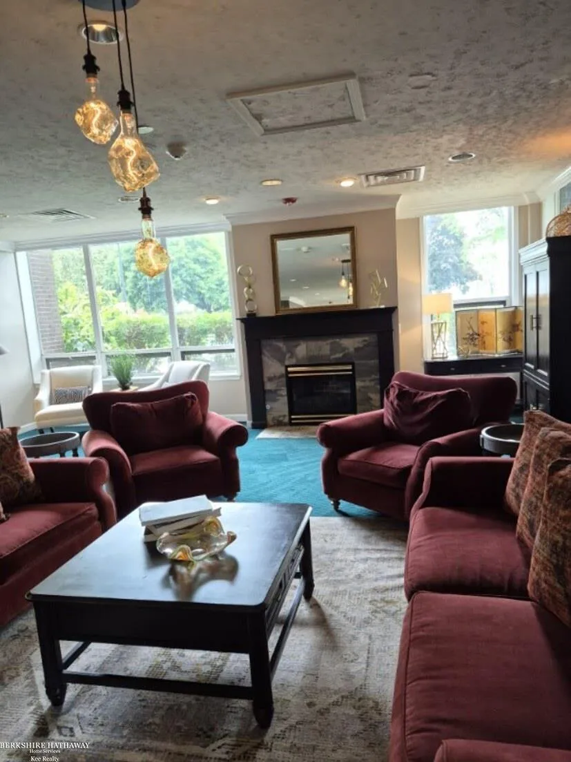 20 Chestnut Street Wyandotte City, MI 48192