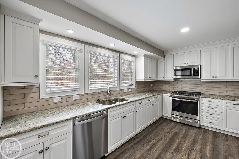 68000 Dequindre Road Washington Township, MI 48095