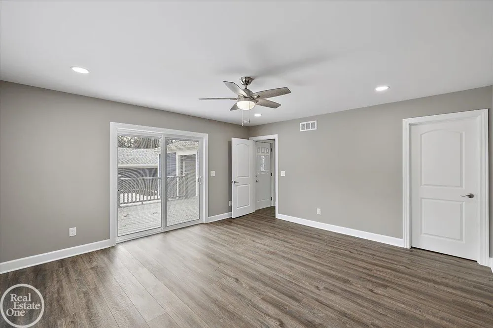 68000 Dequindre Road Washington Township, MI 48095