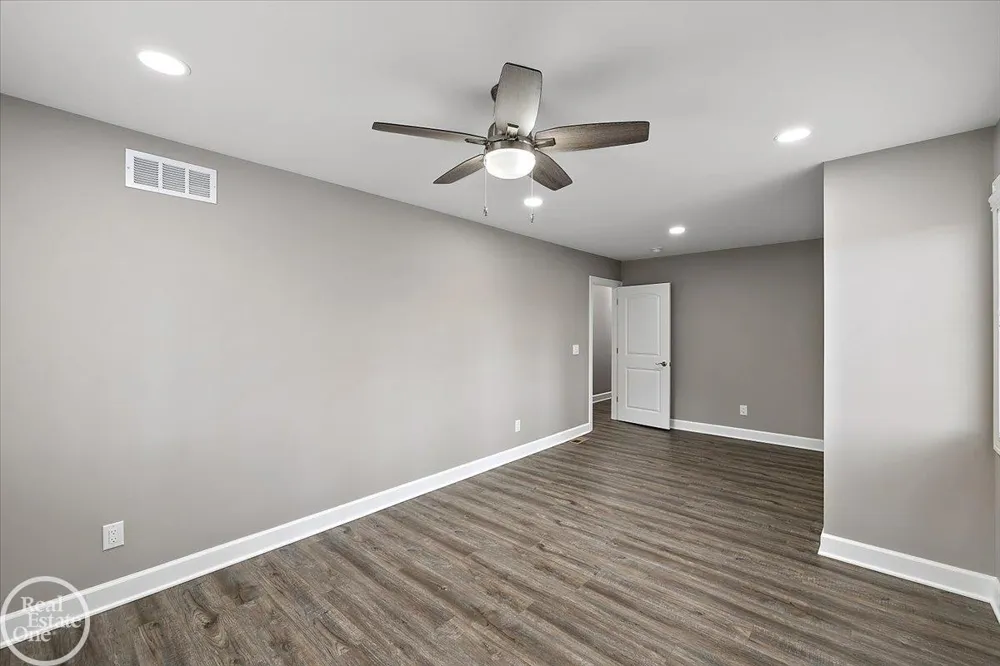 68000 Dequindre Road Washington Township, MI 48095
