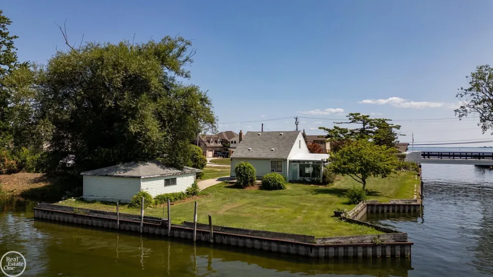 38777 Lakeshore Drive Harrison Charter Township, MI 48045