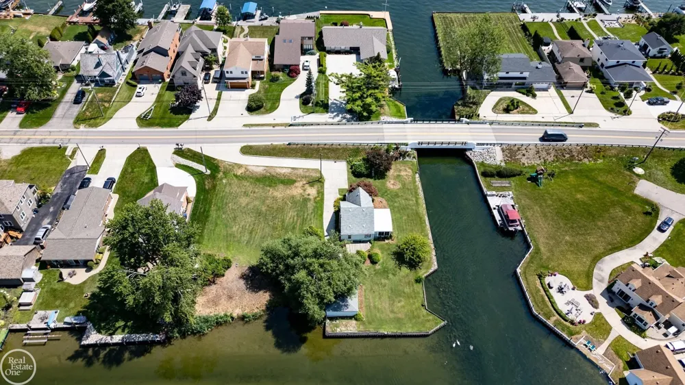 38777 Lakeshore Drive Harrison Charter Township, MI 48045