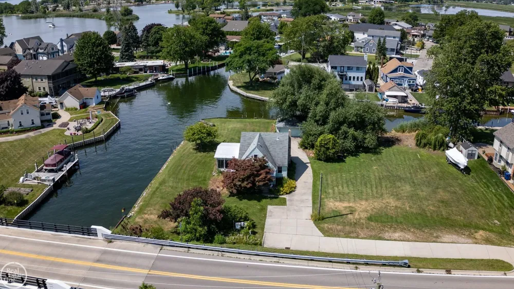 38777 Lakeshore Drive Harrison Charter Township, MI 48045