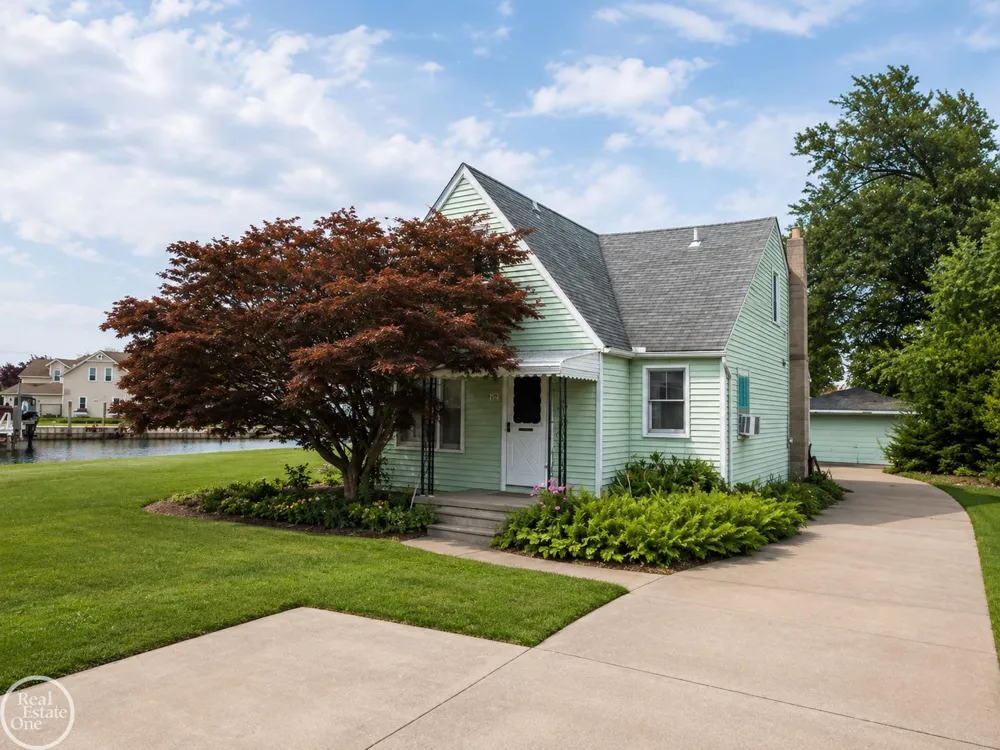 38777 Lakeshore Drive Harrison Charter Township, MI 48045