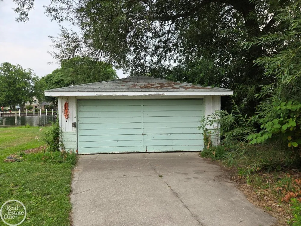 38777 Lakeshore Drive Harrison Charter Township, MI 48045