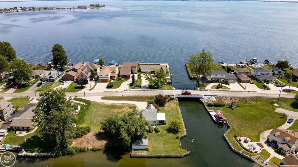 38777 Lakeshore Drive Harrison Charter Township, MI 48045