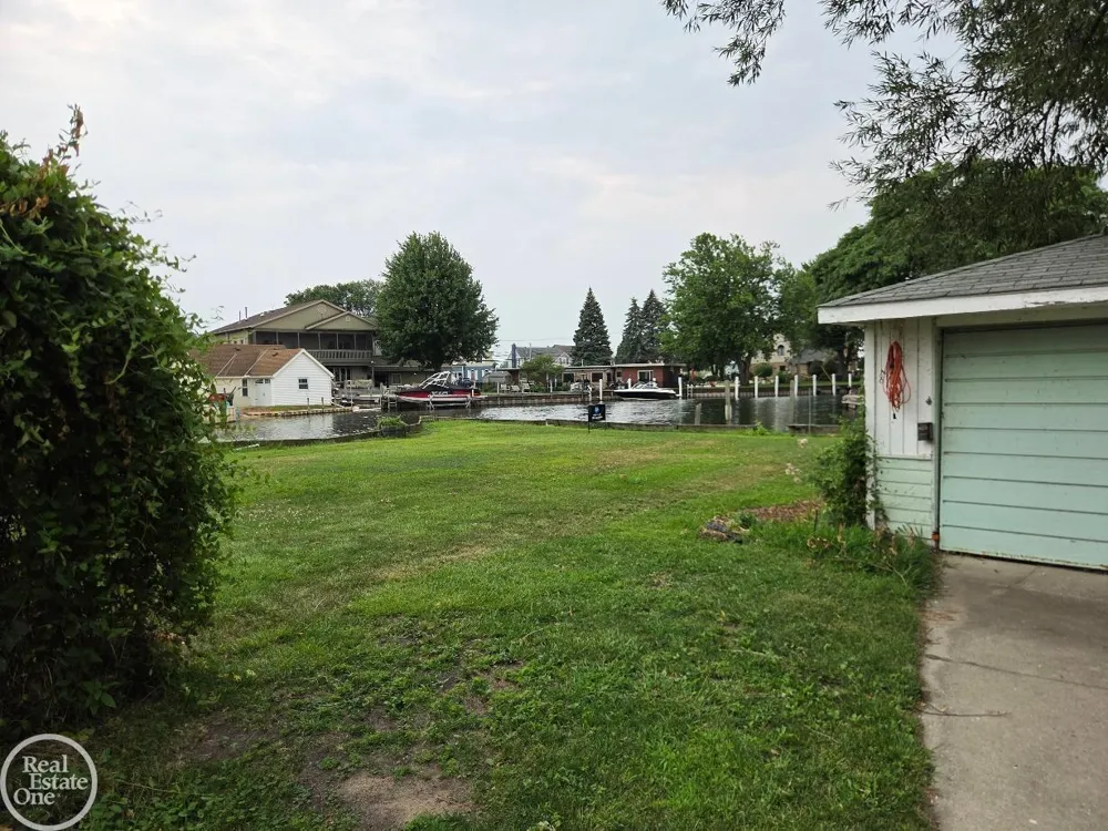 38777 Lakeshore Drive Harrison Charter Township, MI 48045