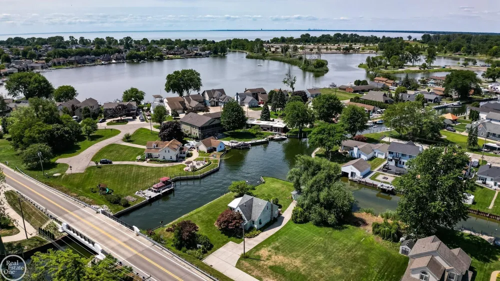 38777 Lakeshore Drive Harrison Charter Township, MI 48045