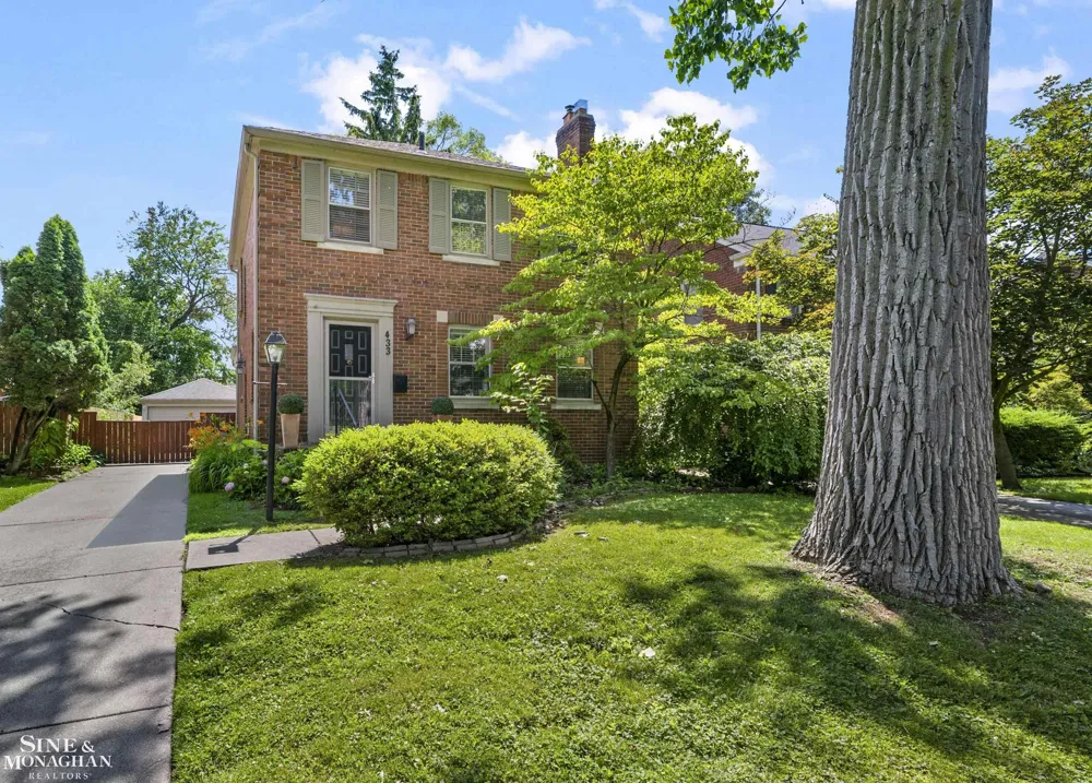 433 Maison Road Grosse Pointe Farms City, MI 48236