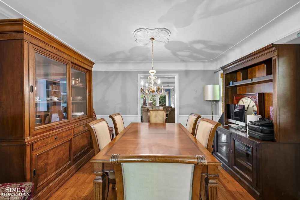 433 Maison Road Grosse Pointe Farms City, MI 48236