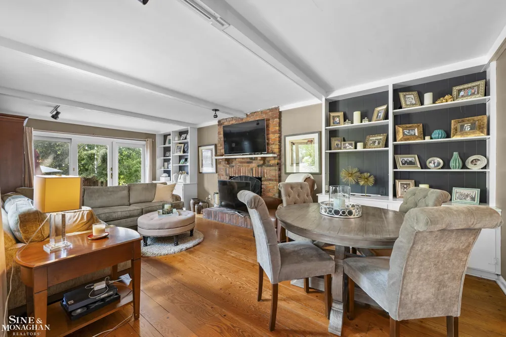 433 Maison Road Grosse Pointe Farms City, MI 48236