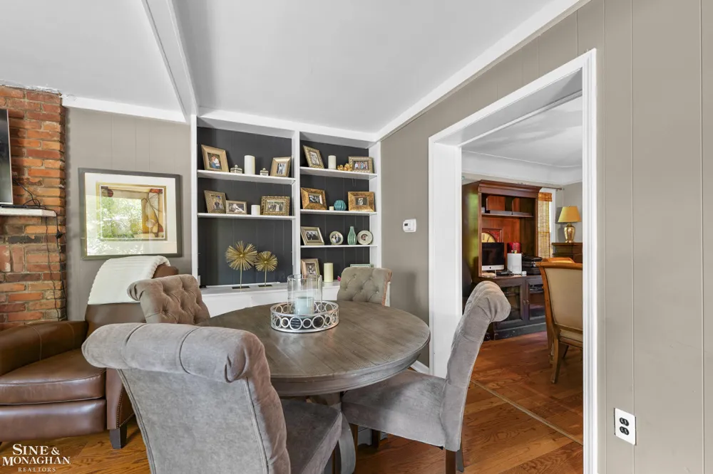 433 Maison Road Grosse Pointe Farms City, MI 48236