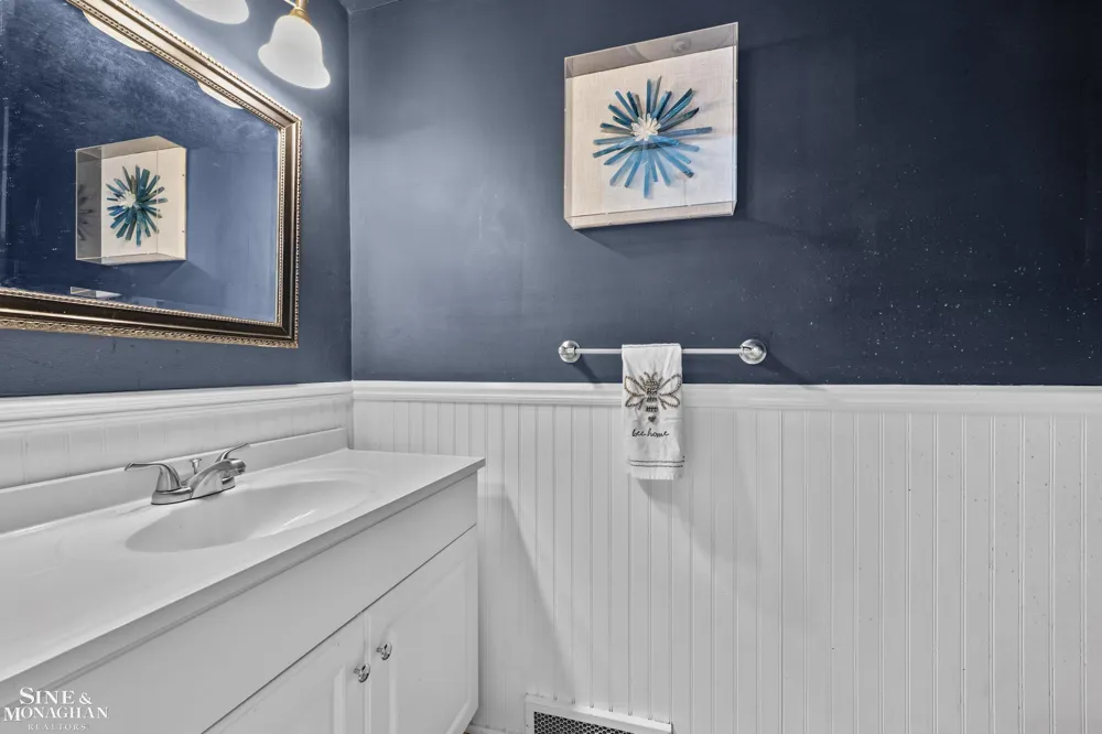 433 Maison Road Grosse Pointe Farms City, MI 48236
