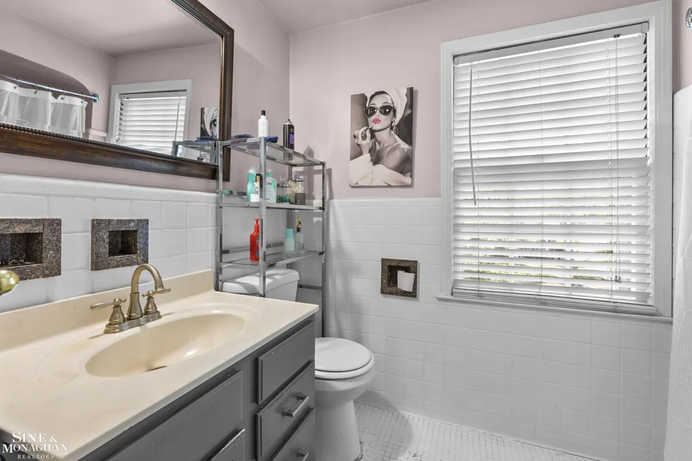 433 Maison Road Grosse Pointe Farms City, MI 48236