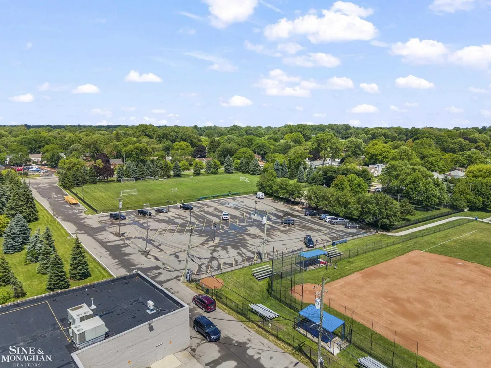 433 Maison Road Grosse Pointe Farms City, MI 48236