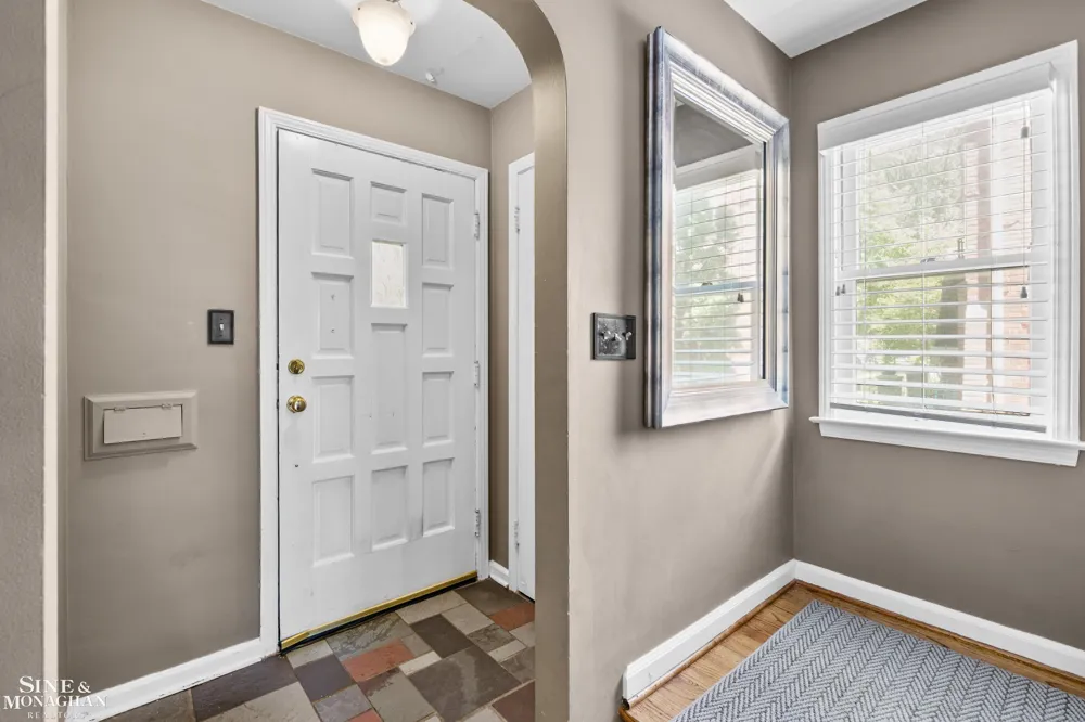 433 Maison Road Grosse Pointe Farms City, MI 48236