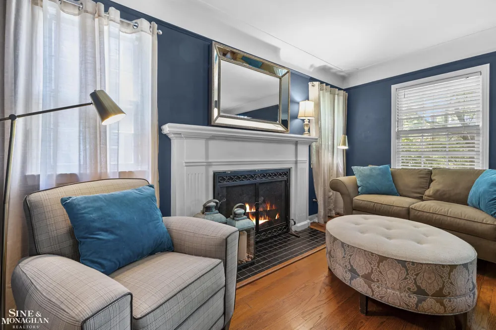 433 Maison Road Grosse Pointe Farms City, MI 48236