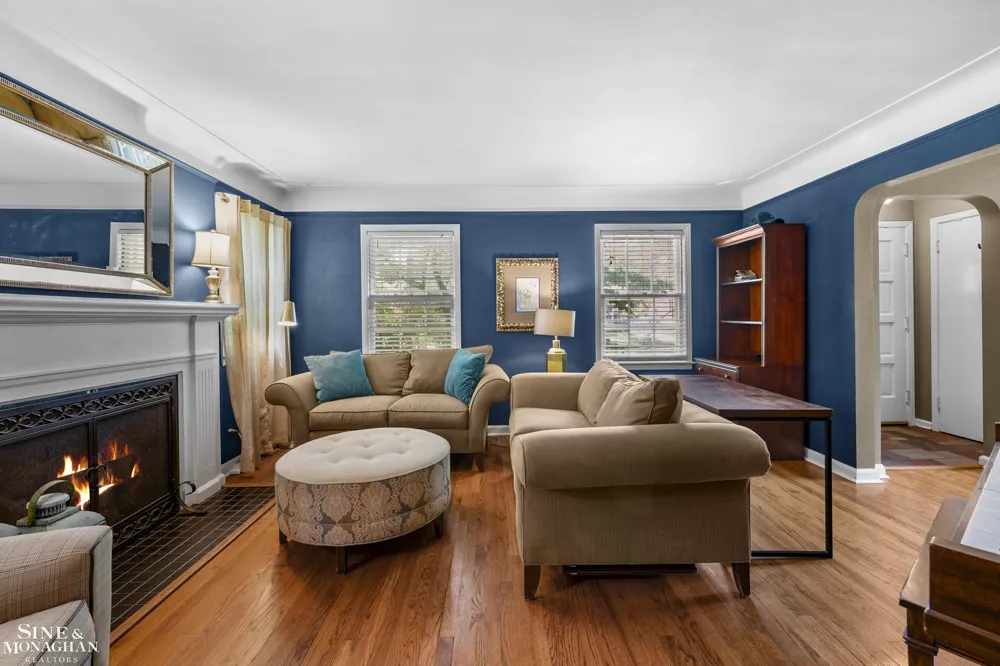 433 Maison Road Grosse Pointe Farms City, MI 48236