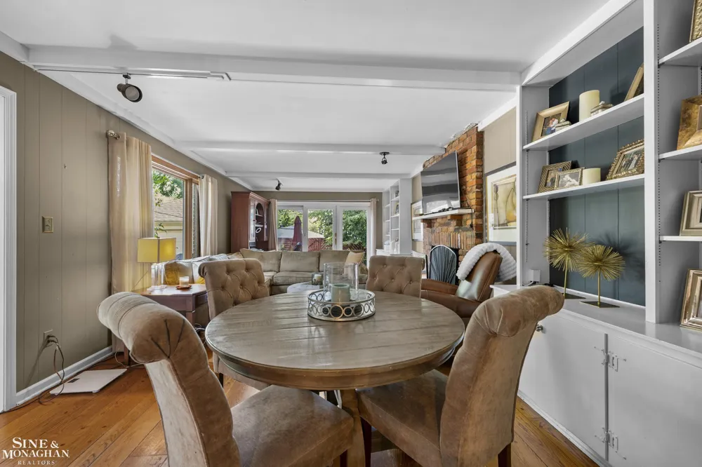 433 Maison Road Grosse Pointe Farms City, MI 48236