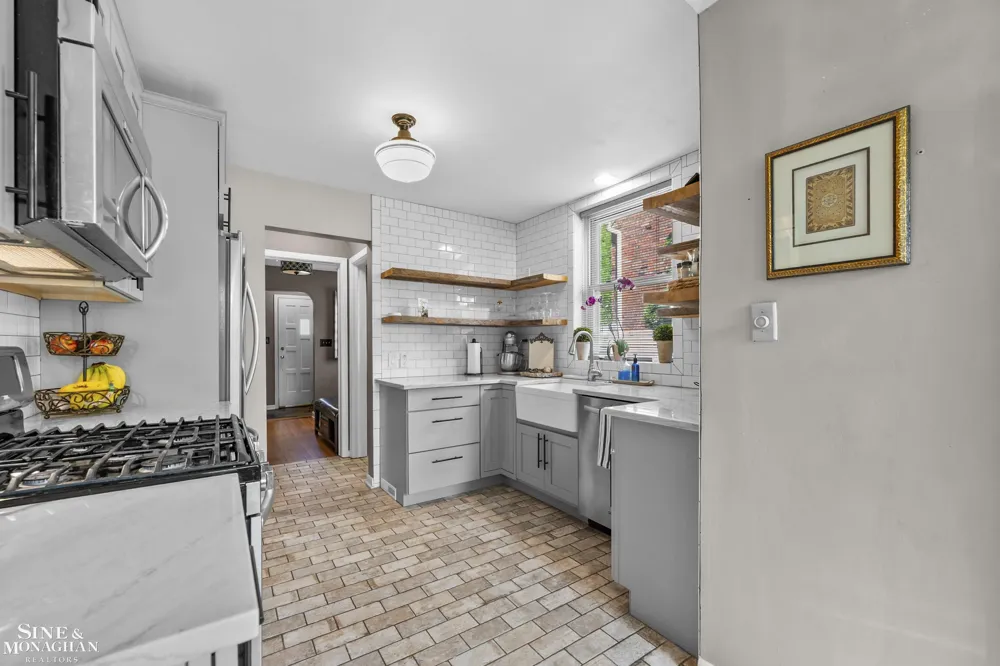433 Maison Road Grosse Pointe Farms City, MI 48236